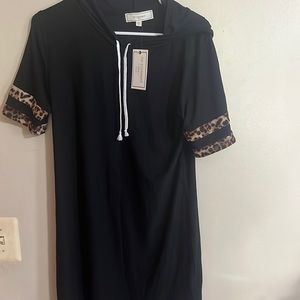 NO COMMENT Juniors' Short Sleeve Hooded Dress cheetah print Large